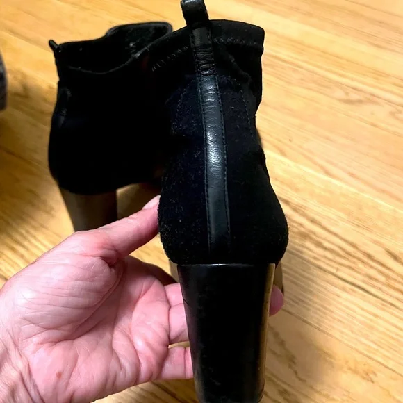 Stuart Weitzman Black Leather Short Boots - Picture 6 of 6